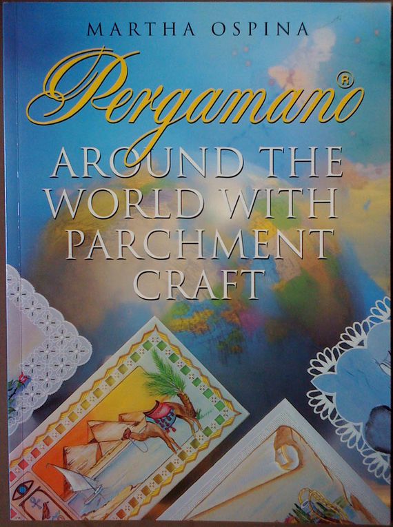Cet album regroupe tous les livres dans lesquels vous retrouverez les patrons et indications nécessaires à la réalisations d'une carte ou objet en Pergamano.