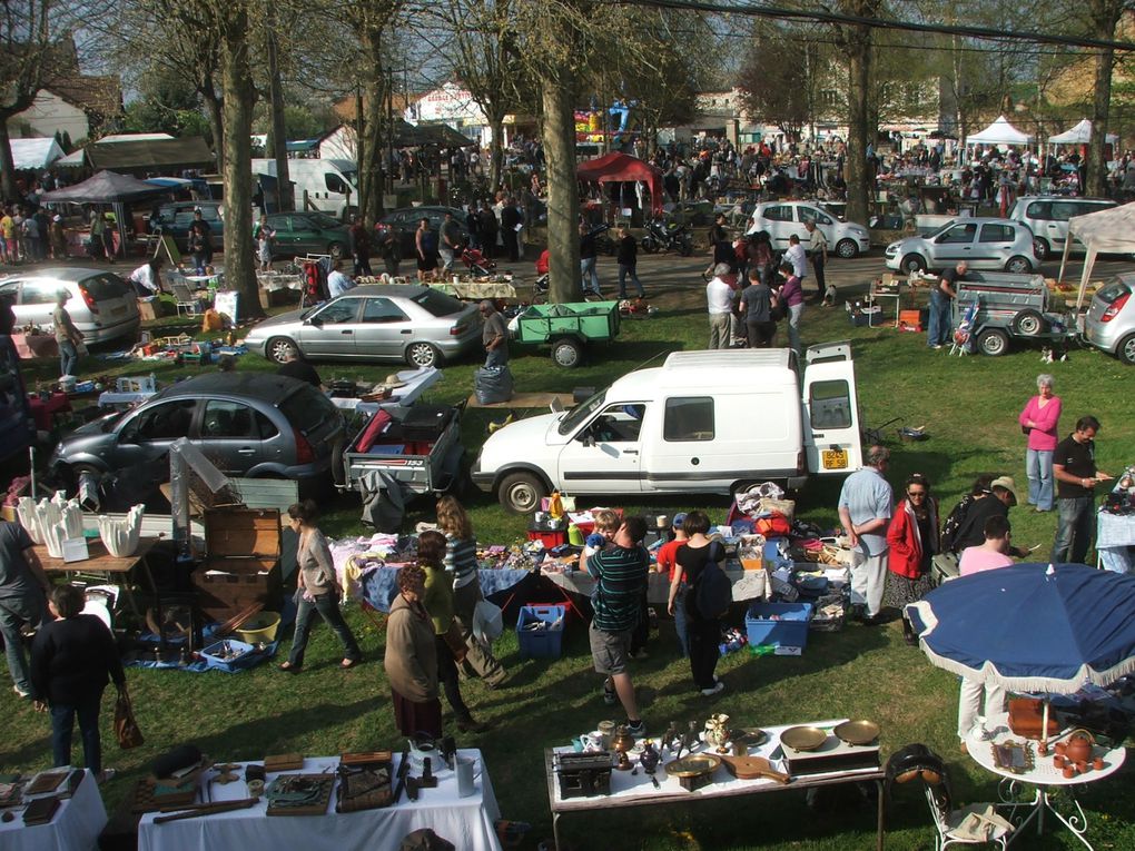 une journée magnifique: soleil,beaucoup de visiteurs, des gens sympathiques et une bonne ambiance....