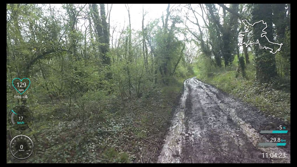 Retour au VTT pour la préparation au Roc D'Ardenne, 45Km D+620m, avec Patrice et Chris. Beau temps mais terrain très gras.