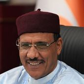 Niger : le président Mohamed Bazoum retenu par la garde présidentielle, l'armée lance un "ultimatum"