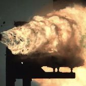 Pas de canon électromagnétique pour l'US Navy, qui va privilégier les missiles hypersoniques