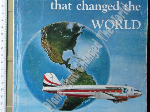 (3) &quot;The Plane That Changed The World : My DC-3 Books / Ma collection de livres sur le DC-3