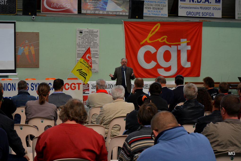 Meeting "Développement des emplois industriels" au Complexe sportif à Emerchicourt le 30 septembre 2016.