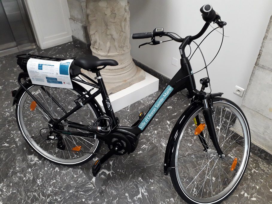 Oloron Sainte-Marie met en service ses premiers vélos à assistance électrique (VAE)