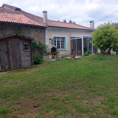 Abjat (24300) maison de plain-pieds 2 chambres garage dependances