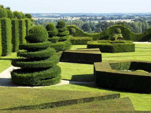 Les Jardins remarquables du Château de la Ballue - Symboles de France