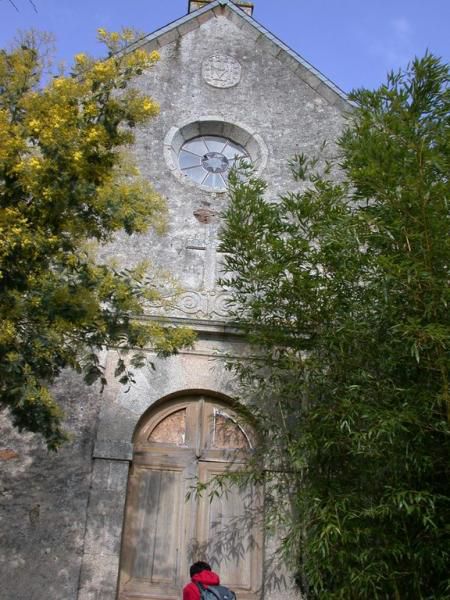 Ben c'est clair non ? Ce sont les photos de la chapelle lors de notre achat !