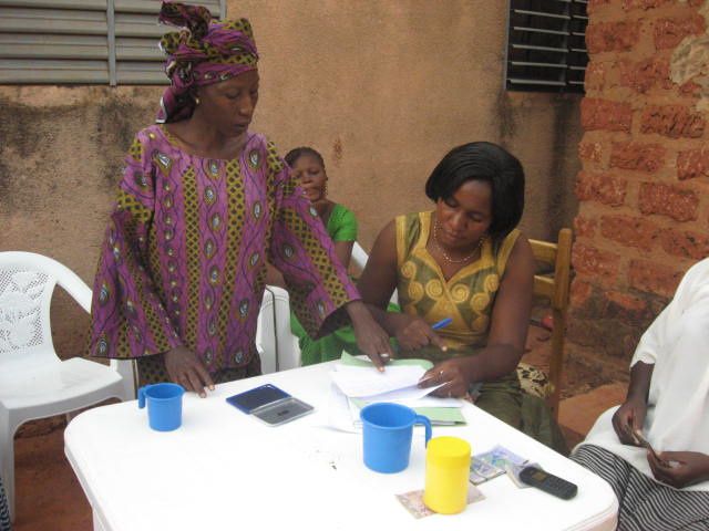 Activités du programme de microcrédits de développement des AGR de la Fondation Wurodini Service (FWS) à Bobo-Dioulasso.