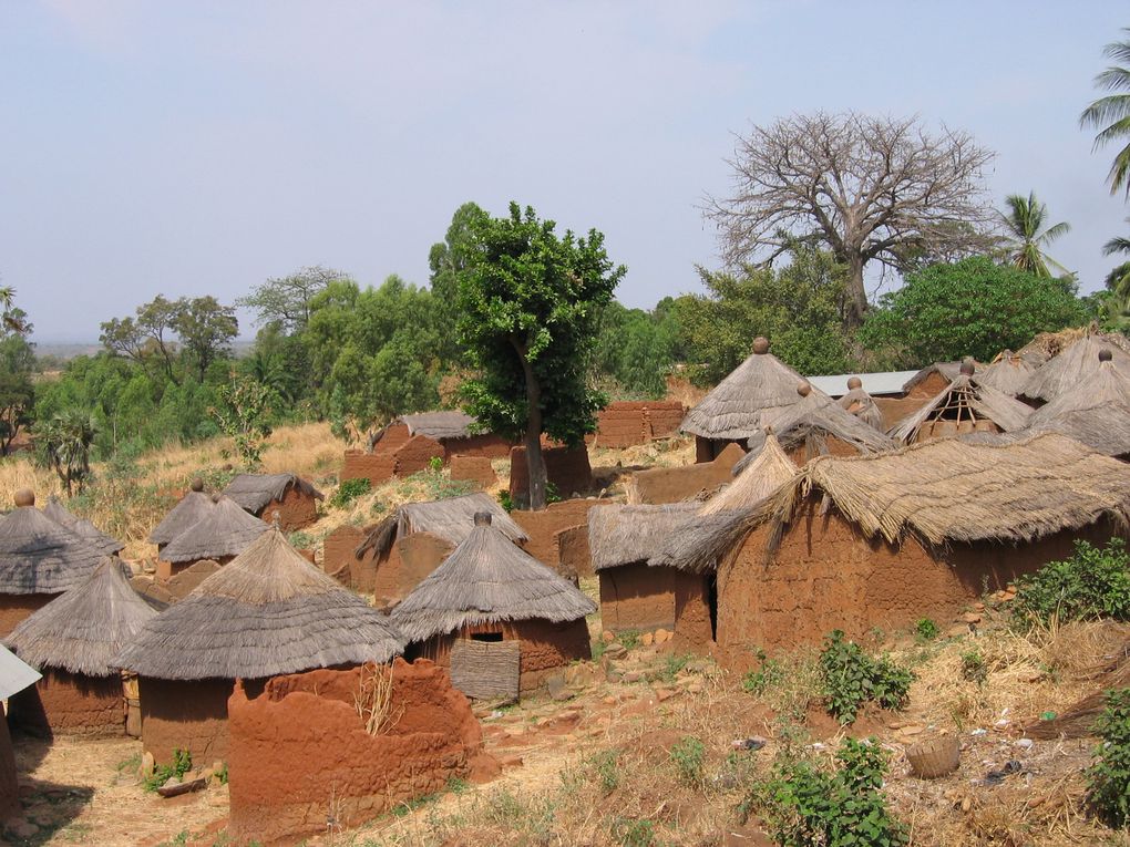 un petit pays africain mais qui est représentatif de tout ce que nous pouvons rencontrer en Afrique ocidentale