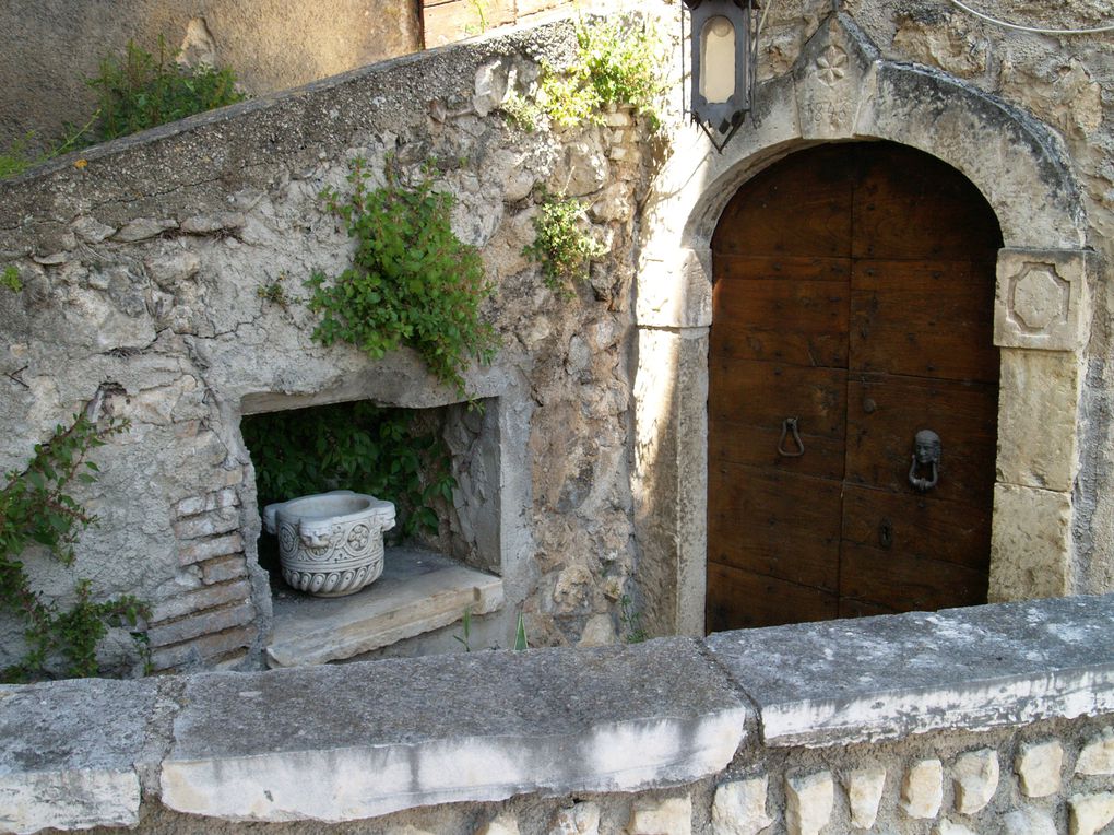 Qualche foto del paese e dei paesaggi
Quelque foto du village et des paysages