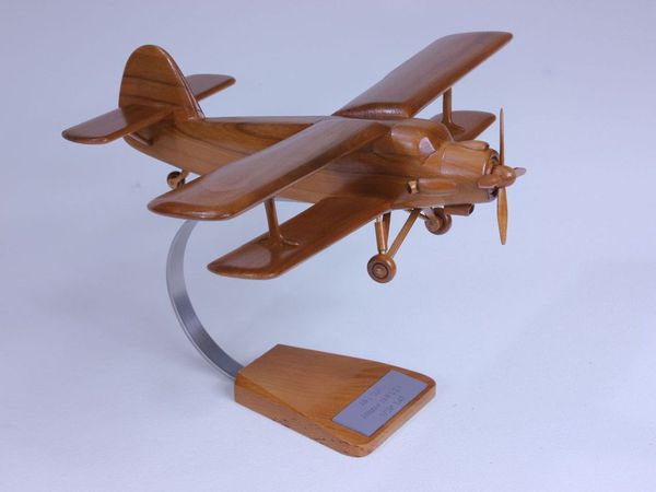 Antonov AN2 Colt (URSS, échelle : 1/75°, bois : merisier)