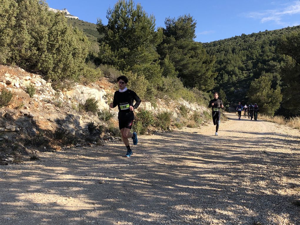 Photos des coureurs du 12 km, à l'aller après le 5ème km et au retour avant le 9ème km