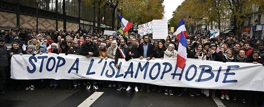 Partir ou rester, le difficile choix des musulmans de France face à une islamophobie rampante 
