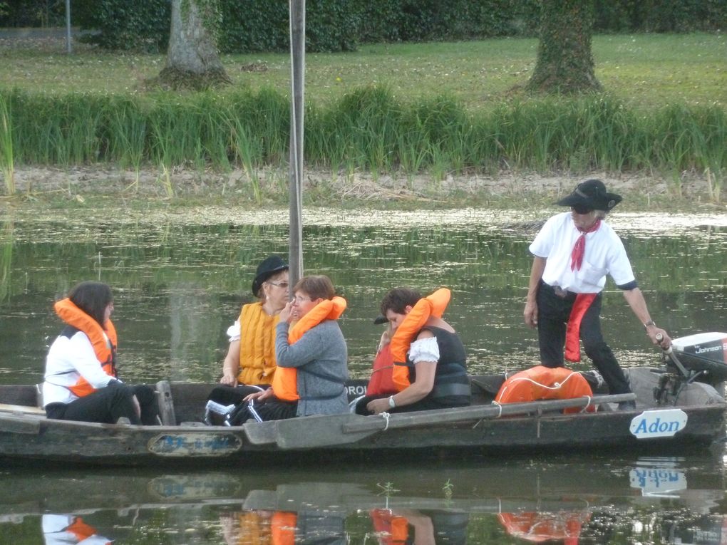 Belle démo à ADON avec au final un tour de barque et un repas champètre