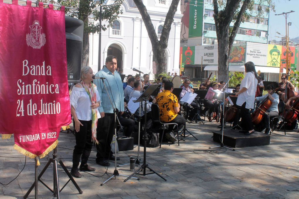 Público de Valencia disfrutó retreta de la Banda Sinfónica “24 de Junio” en la plaza Sucre