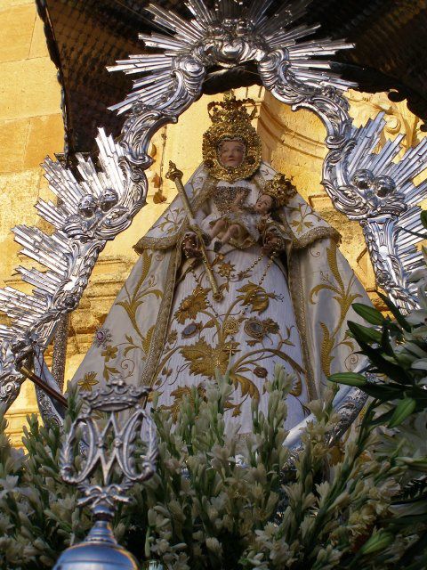 Estampas de la procesión de la patrona de Santaella, Ntra. Sra. Del Valle.
8 de Septiembre de 2010