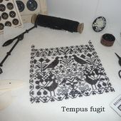 Bavoir de cérémonie de l'île de Marken - Tempus fugit