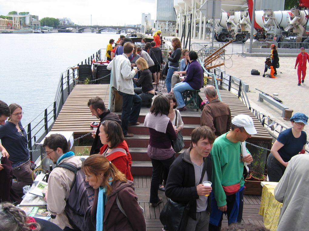 Rencontres des circuits courts, péniche Alternat, Paris (13e), 19 juin 2011