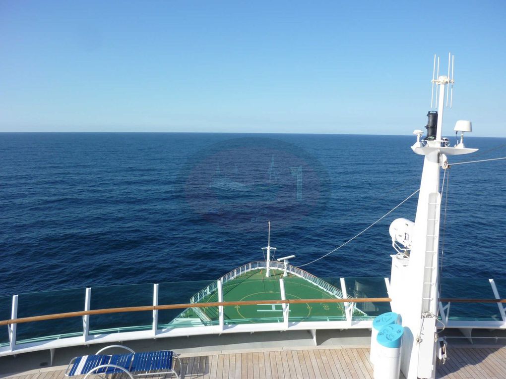 Superbe météo pour cette journée en mer. De quoi profiter des piscines, du mur d'escalade et autres activités extérieures !