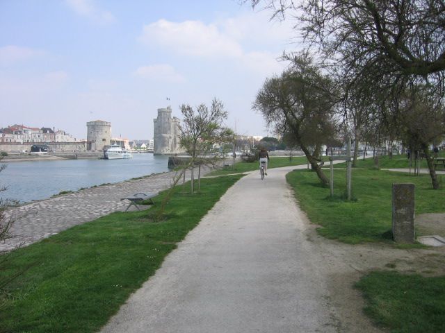 Ville cyclable en bord de mer.