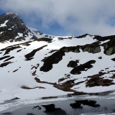 Lac de Brassa (2040m) par le Chornais 