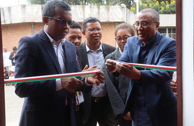 Inauguration de la salle de reprographie de l'École Normale Supérieure d'Antananarivo