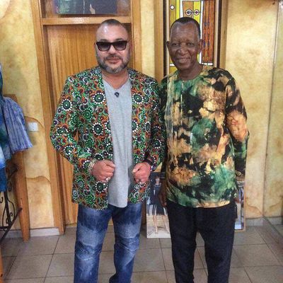 Le Roi du Maroc est à Abidjan et a rendu visite au couturier Pathe Ouedrago 