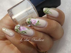 Nail art fleuri