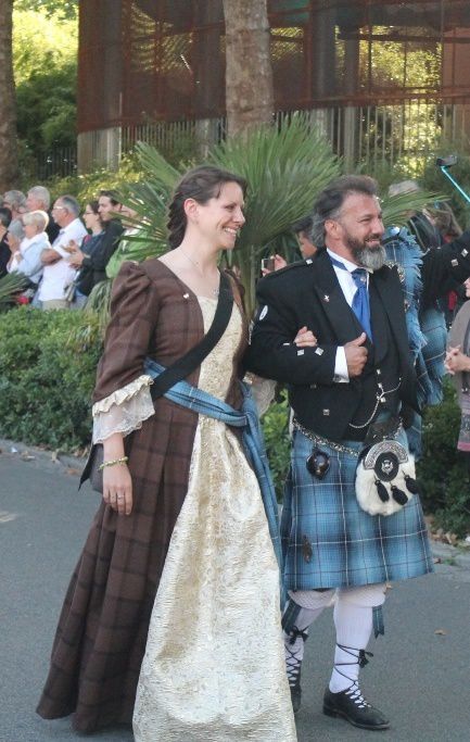  Balade festivalière et Triomphe des Sonneurs