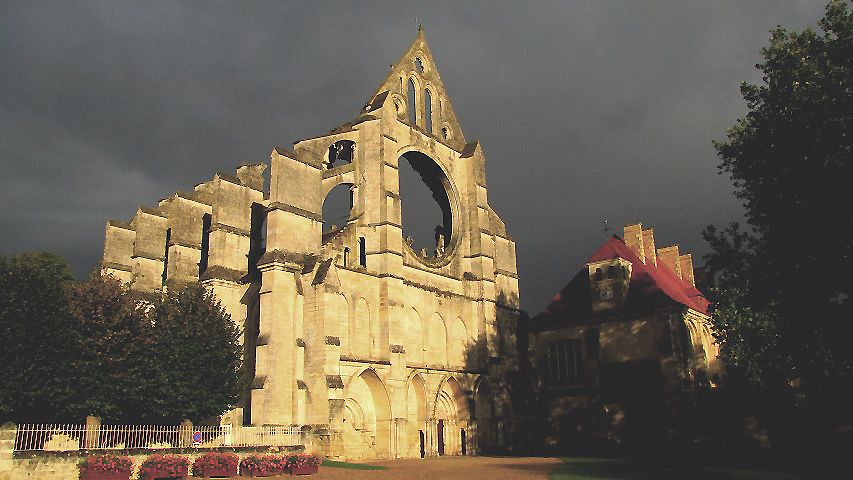 Longpont: l'Abbaye Cistercienne et le Château