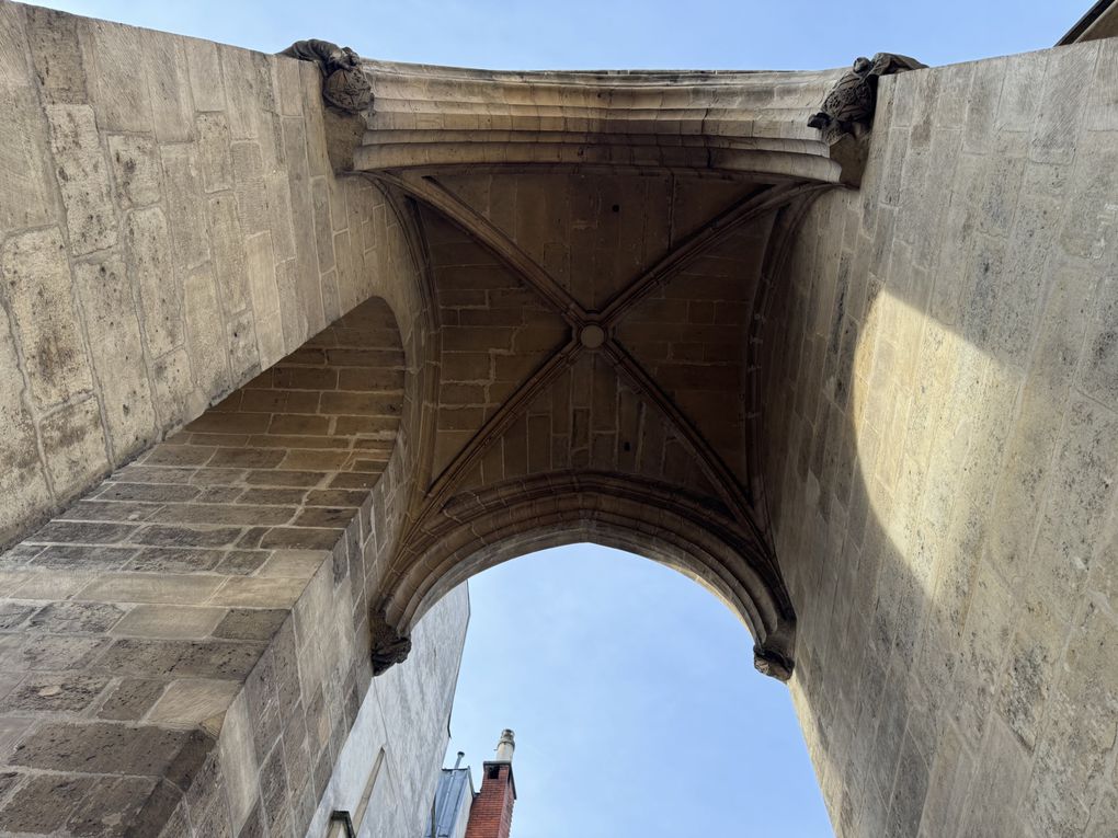 La Tour Jean-sans-Peur, un vestige médiéval au coeur de PARIS