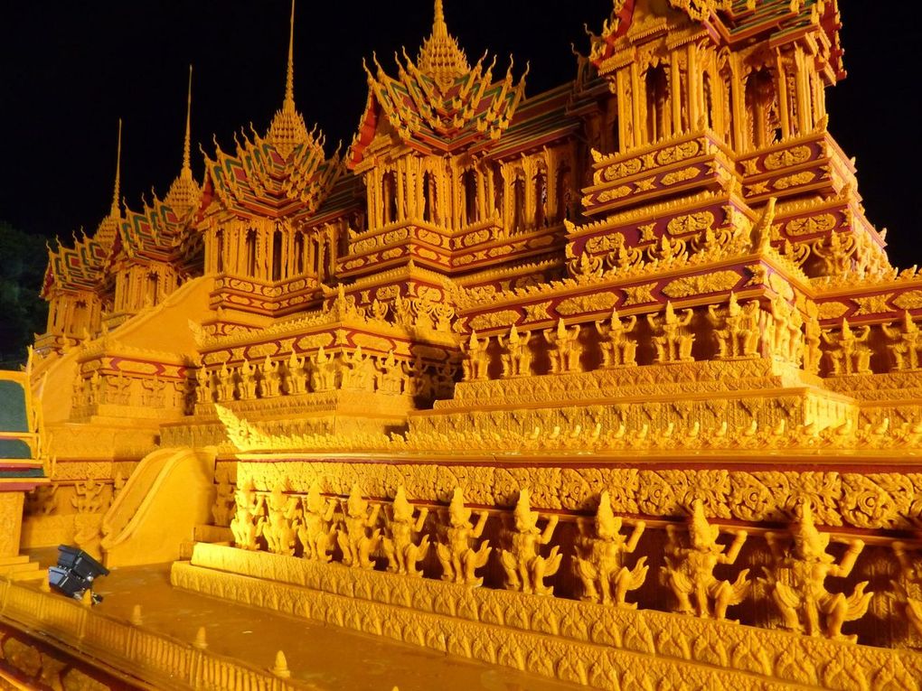 Le Festival des Chateaux de cire à Sakon Nakhon (1)