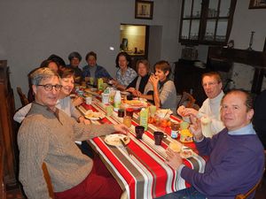 Un second solide petit déjeuner nous remet d'aplomb pour entamer notre 2eme journée, sans oublier les précieuses pilules de certains!