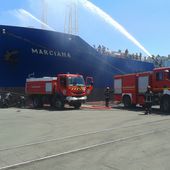 Vagues...Un simulacre de feu à bord d'un navire (Port de Skikda)