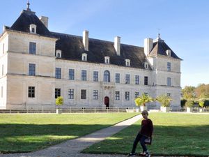 puis cap sur Ancy-le-Franc et son superbe palais renaissance