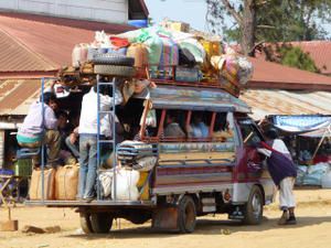 Il fait beau, il fait chaud ...welcome dans le sud du Laos. Ici on experiemente a fond le rythme ultra tranquille du pays. Au programme Pakse, Vat Phu de Champassak, 4000 iles !