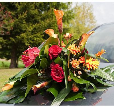 décoration de la voiture sur capot