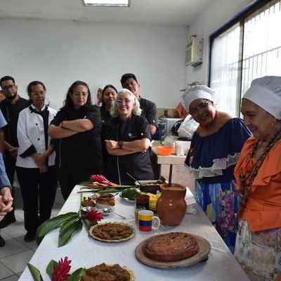 Alcalde León Jurado certificó a treinta y dos mujeres emprendedoras del municipio San Diego