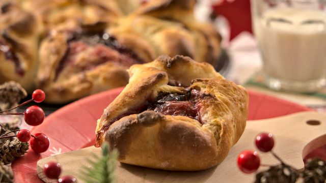 Brioche fourrée framboises et chocolat à la ricotta - Correspondances de Noël des Marmitonnes