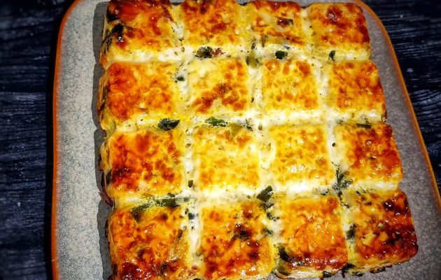 Croques pâtes au poireau et sucuk, coeur fromage fondant