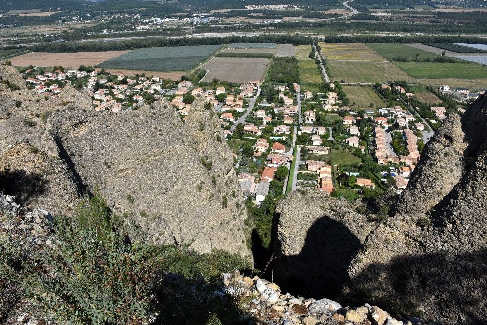 LES MOINES DES MEES ONT SUCCOMBE AUX BELLES MAURESQUES (2)