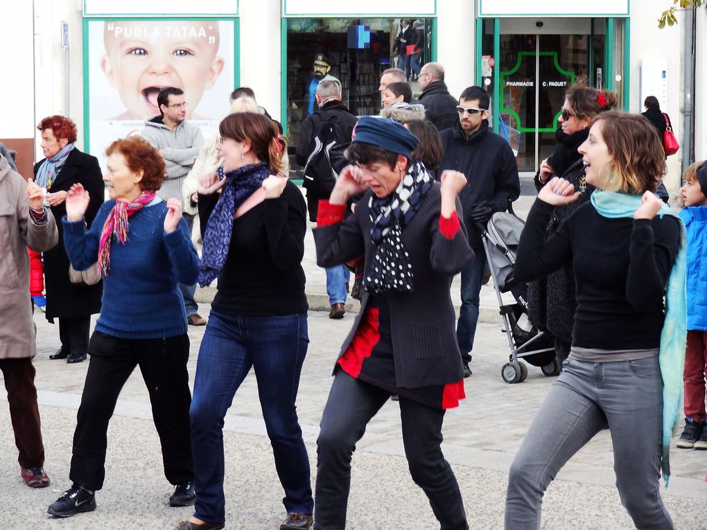 Photos sur le vif de Cathy Barbeau. Prim'A Corps avec BATUCA NIORT!