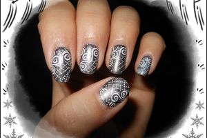 Bourjois gris 1 seconde et son stamping de nouvel an