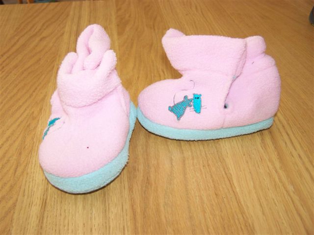 des chaussures et chaussons en très bon état, de la taille naissance à la taille 27