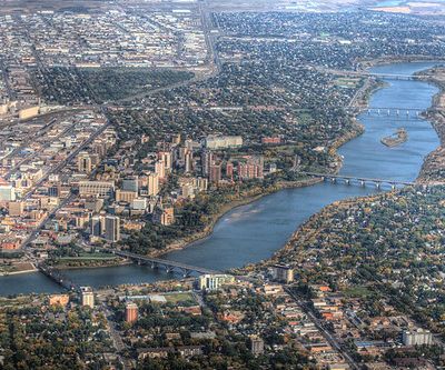 Can 22*Jrs 15 et 16 ... Saskatoon, "La ville des ponts" ou "Le Petit Paris des Prairies"
