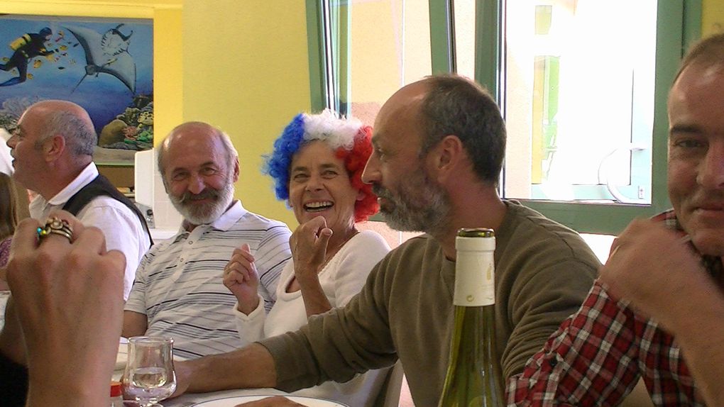 Repas des bénévoles du Comité des Fêtes de Bernay-en-champagne. Cantine scolaire le dimanche 12 septembre 2010.