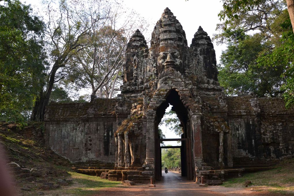 Les temples d'Angkor et ses environs, une des merveilles du Cambodge! Quelques photos du temple de Preah Vihr, à la frontière cambodienne et thaï.