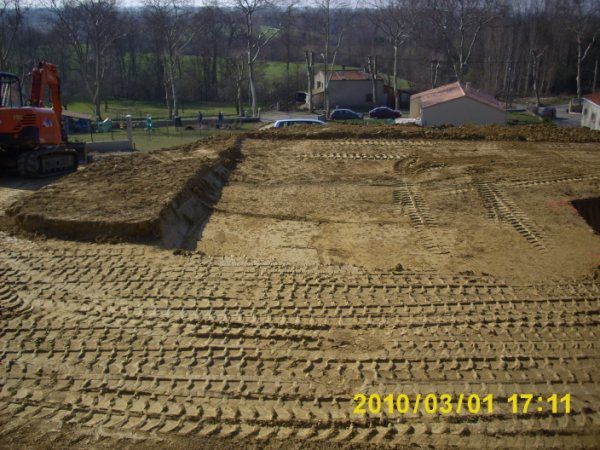 Travaux de préparation du terrain avant le démarage de la construction.