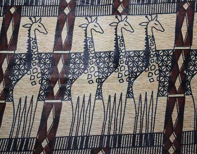 Tissu africain motif girafe fond beige largeur 110cm