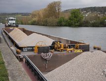 Un pousseur et des barges... autrement...